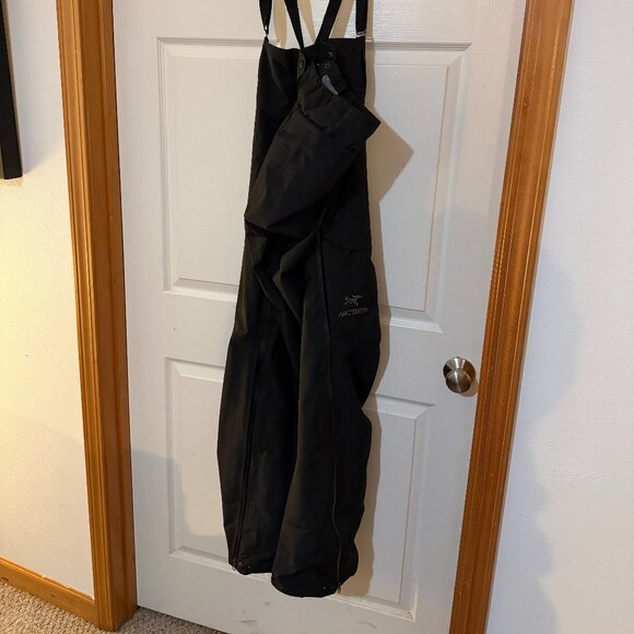 Ar'cteryx Women's Black Rush Bibs Large - Like New
